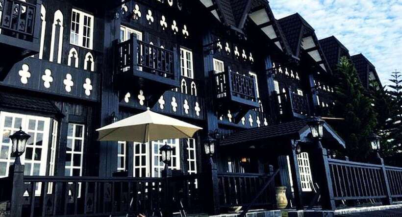هتل Tudor Dynasty Homestay