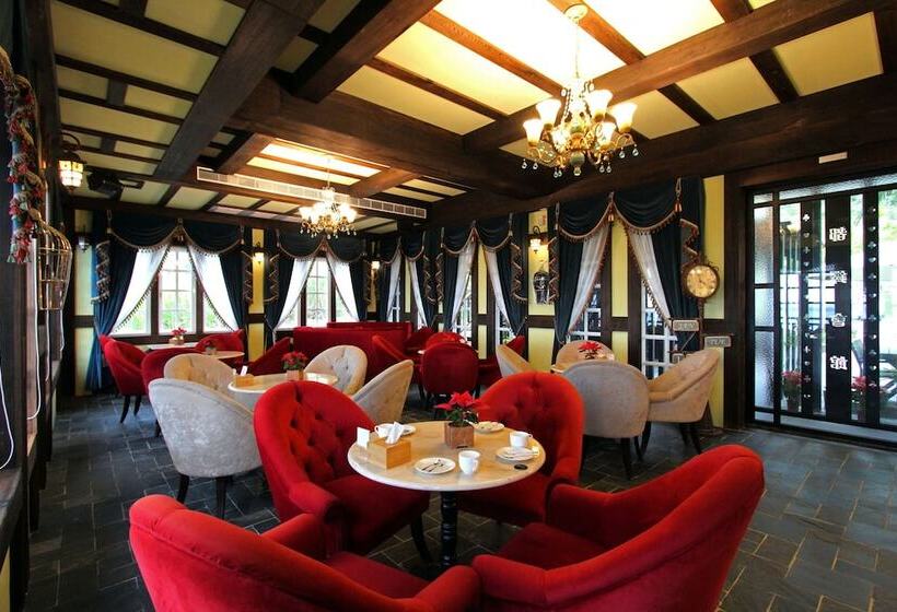 هتل Tudor Dynasty Homestay