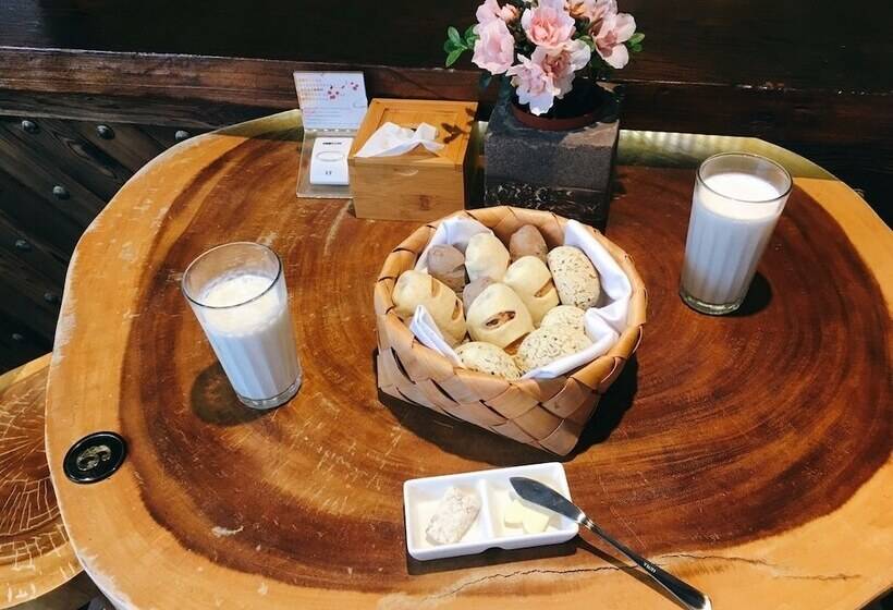 هتل Tudor Dynasty Homestay