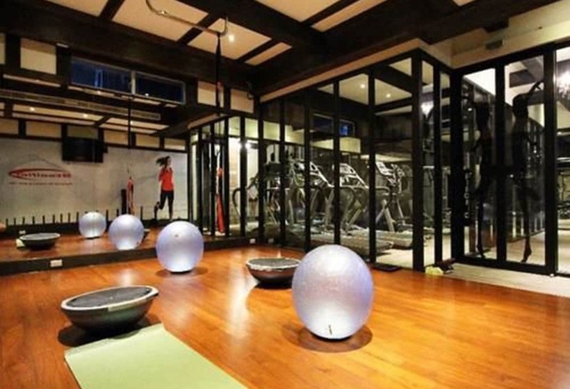 هتل Tudor Dynasty Homestay