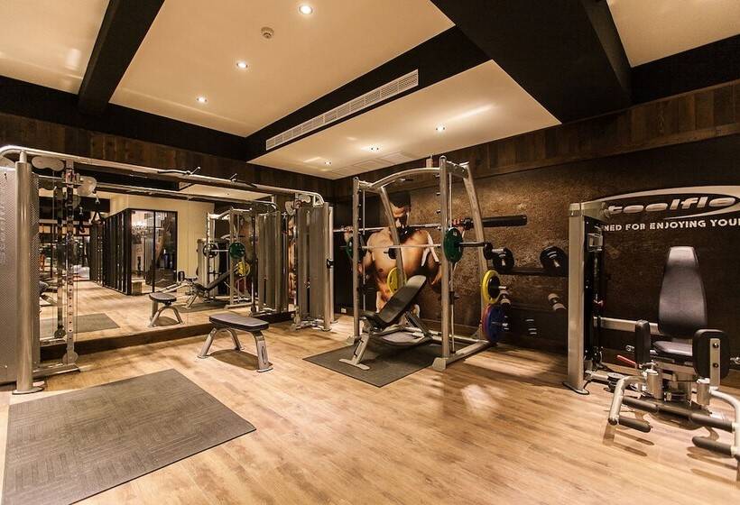 هتل Tudor Dynasty Homestay