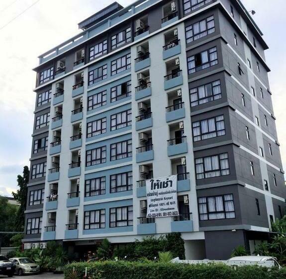 هتل Live At Home Sukhumvit 105