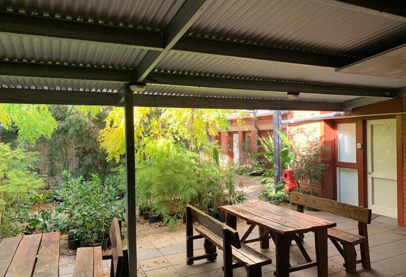 Crown Central Business District Motel   No Under 18s