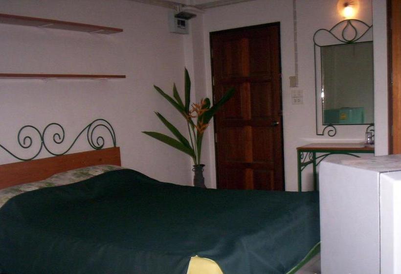 هتل Baan Khun Mae Apartment