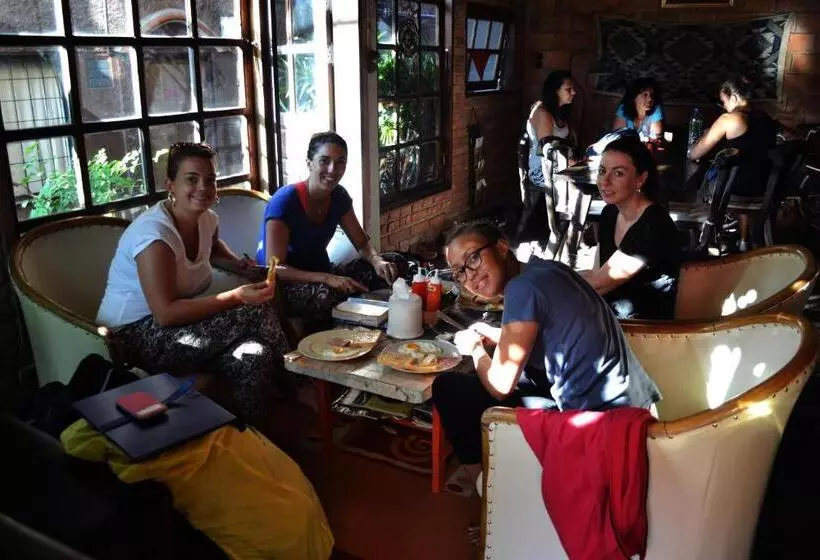 ホテル Brickhouse Ayutthaya Guesthouse Est 1986