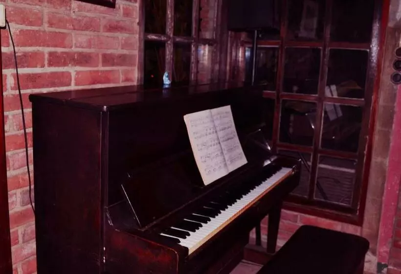 ホテル Brickhouse Ayutthaya Guesthouse Est 1986