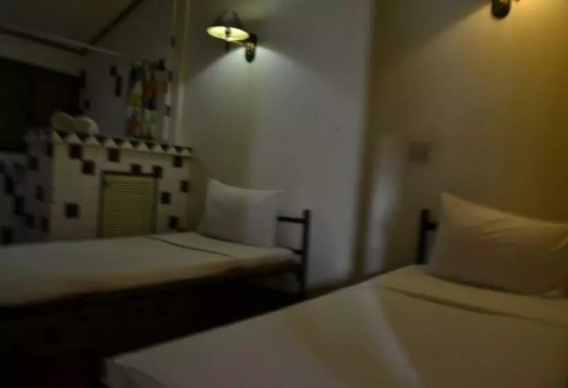 ホテル Brickhouse Ayutthaya Guesthouse Est 1986