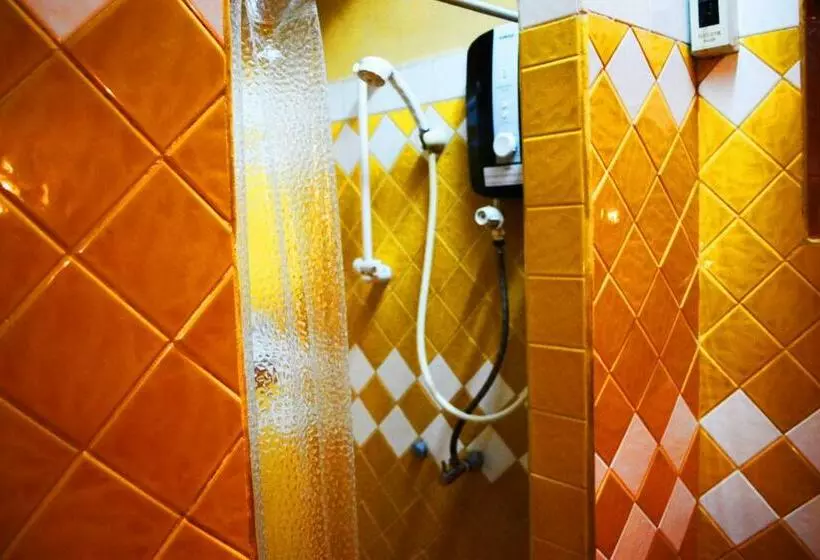 ホテル Brickhouse Ayutthaya Guesthouse Est 1986