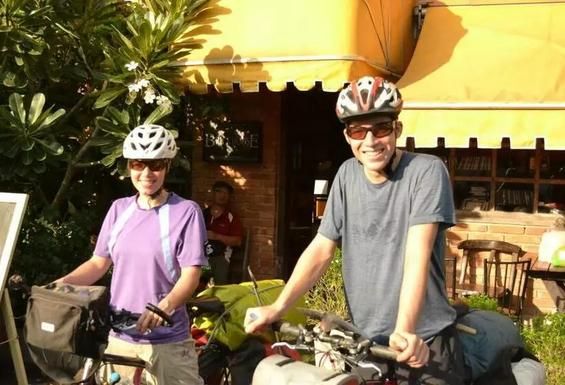 ホテル Brickhouse Ayutthaya Guesthouse Est 1986