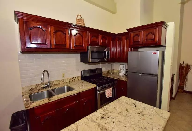 Hotelli Caribbean Shores Bed & Breakfast