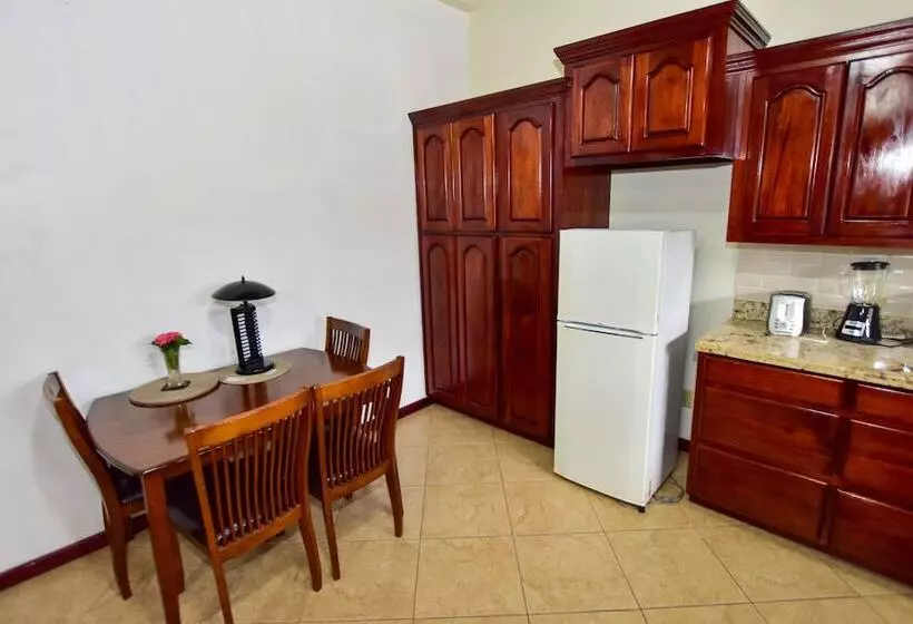 Hotelli Caribbean Shores Bed & Breakfast