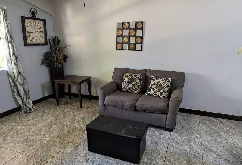 Hotelli Caribbean Shores Bed & Breakfast