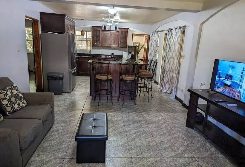 Hotelli Caribbean Shores Bed & Breakfast