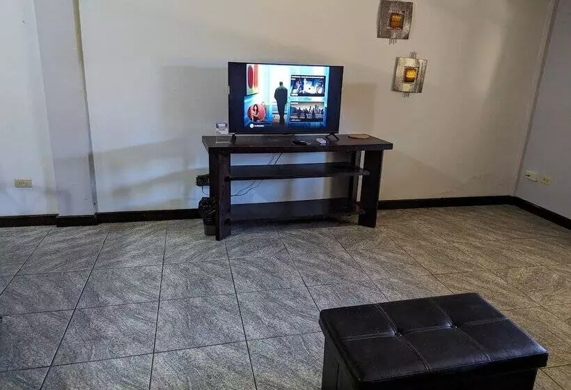 Hotelli Caribbean Shores Bed & Breakfast