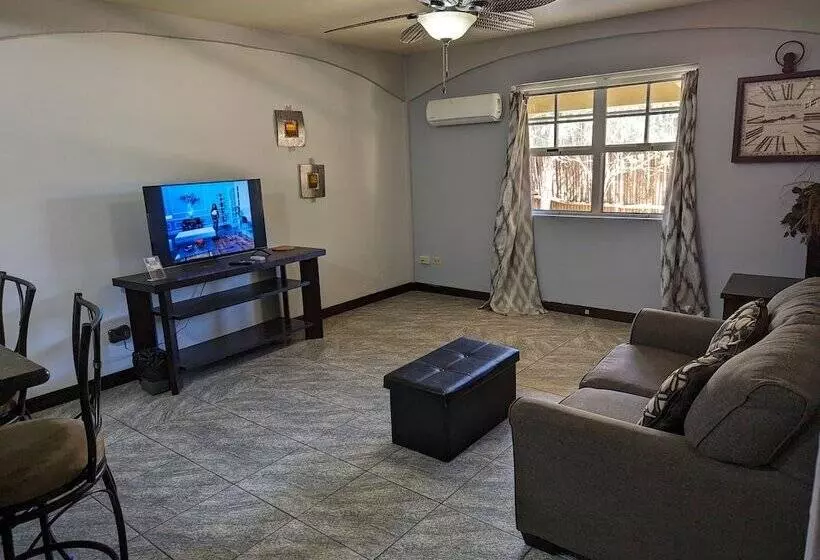 Hotelli Caribbean Shores Bed & Breakfast