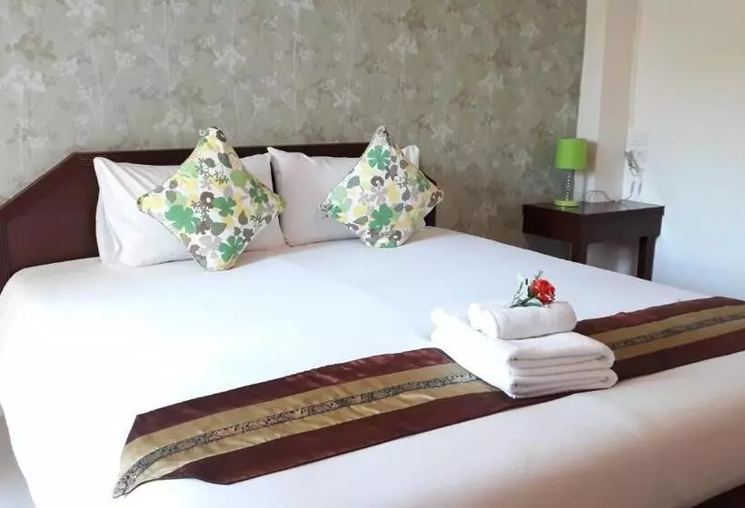 ホテル Chumphon Travelodge