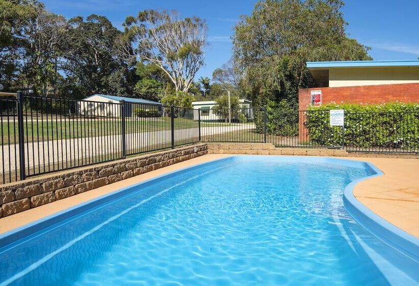 בית מלון כפרי Flynns Beach Caravan Park