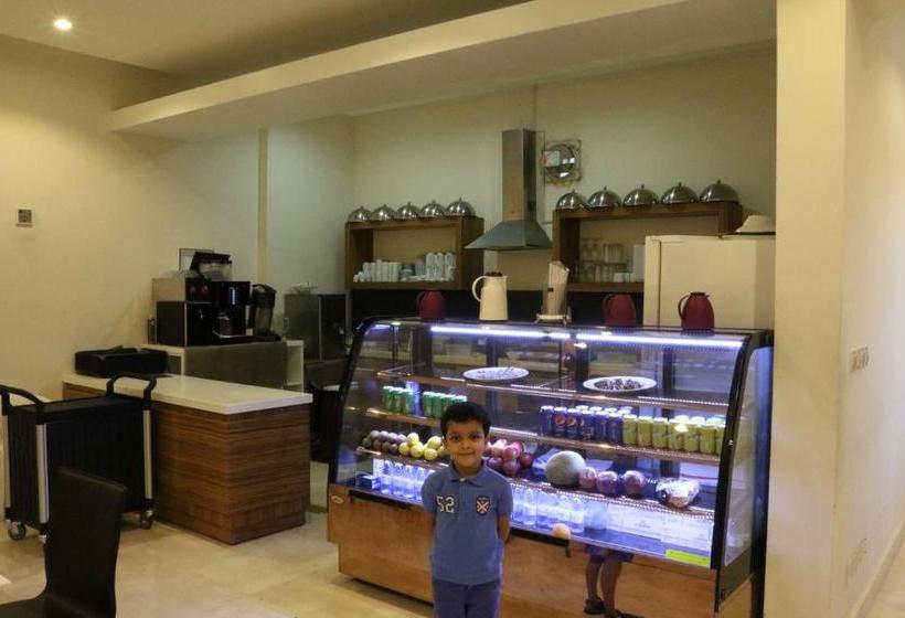 ホテル منزل أبحر للشقق المخدومة Obhor Home Apartments