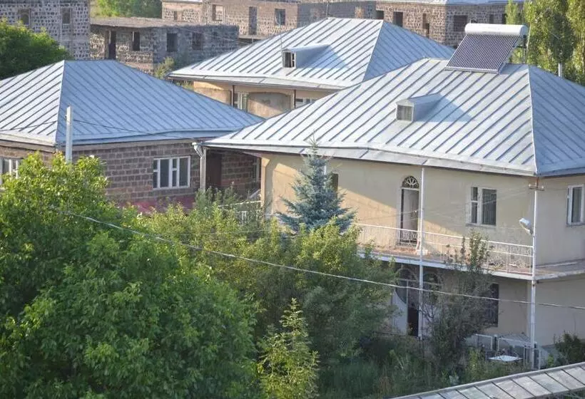 هتل Serik & Geora Guesthouse
