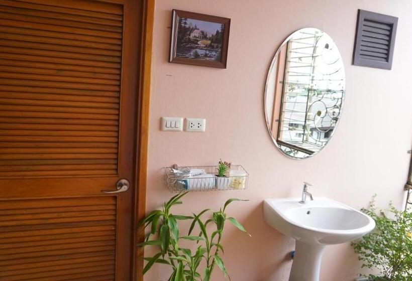 בית מלון כפרי T2b Home Hostel