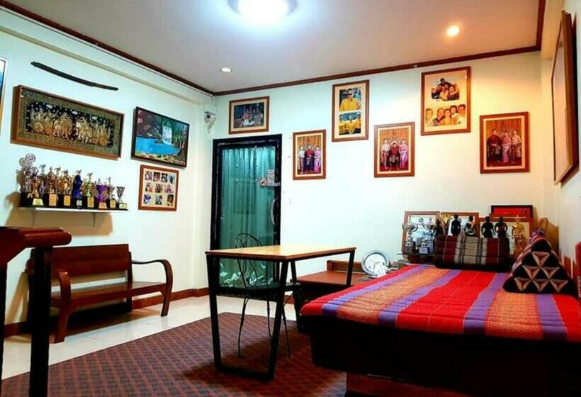 בית מלון כפרי T2b Home Hostel