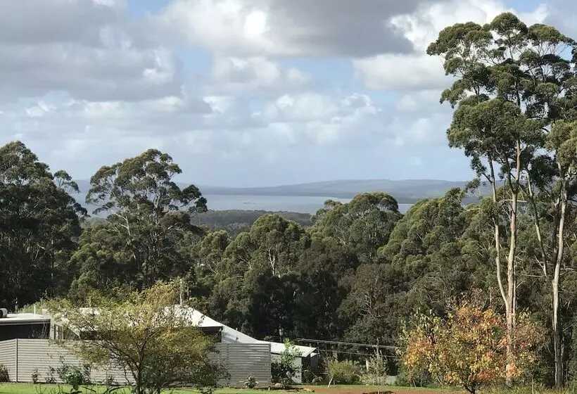 Hotelli The Floating Forest