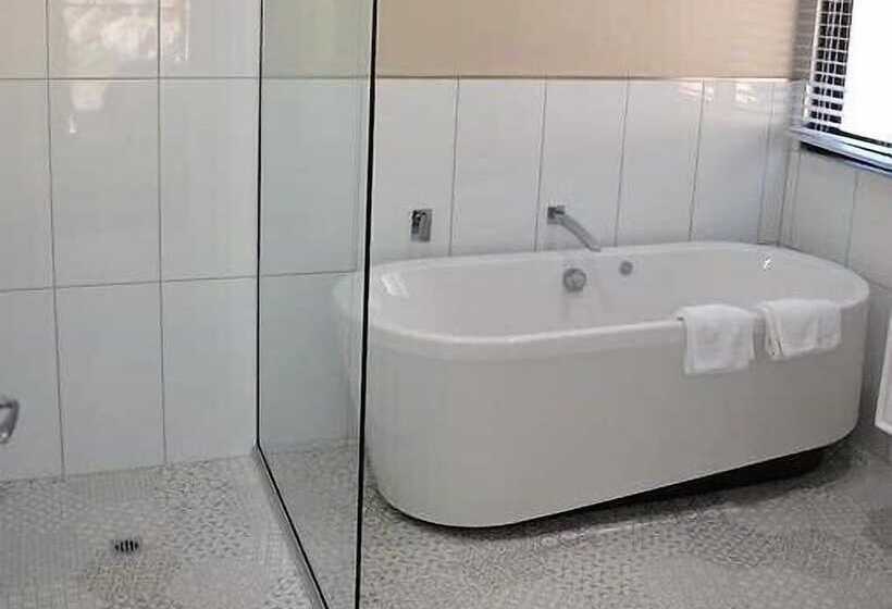 Отель The Floating Forest