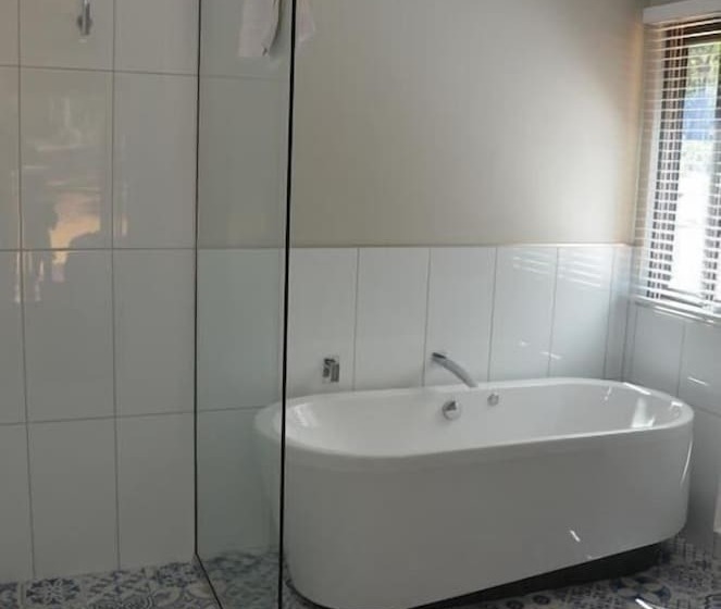 Отель The Floating Forest