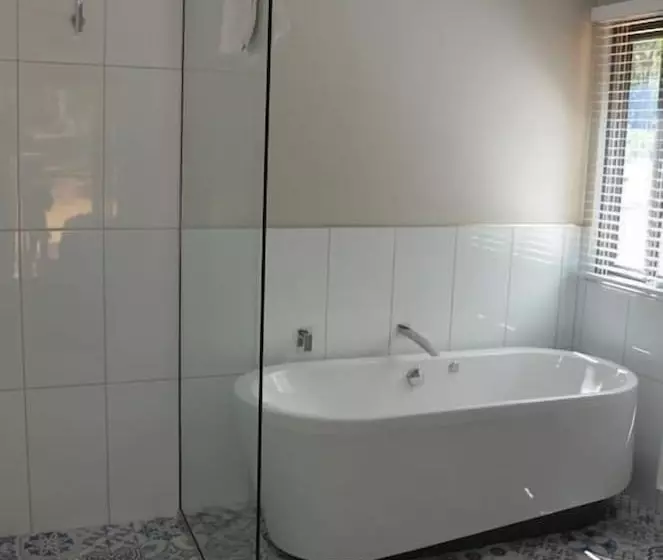 Hotelli The Floating Forest