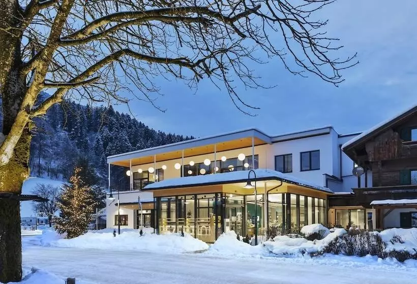 Natürlich Hell. Aparthotel & Camping