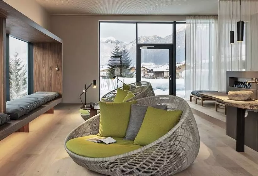 Natürlich Hell. Aparthotel & Camping