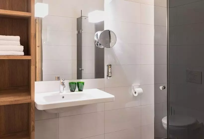 Natürlich Hell. Aparthotel & Camping