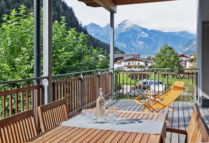 Natürlich Hell. Aparthotel & Camping