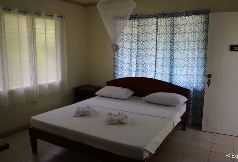 בית מלון כפרי Caves Dive Resort