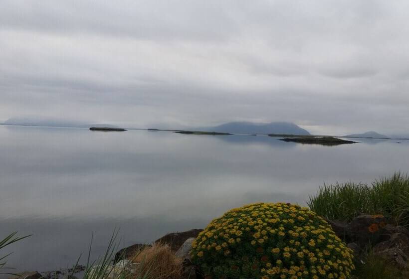 هتل Dilksnes Guesthouse