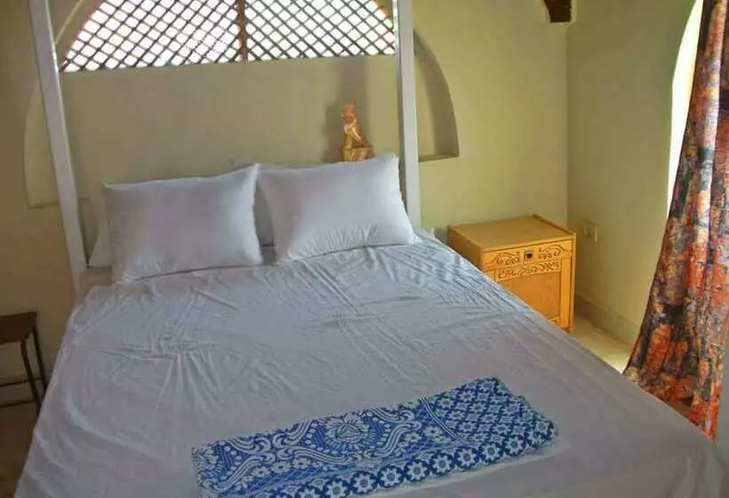 هتل Farida Apartments