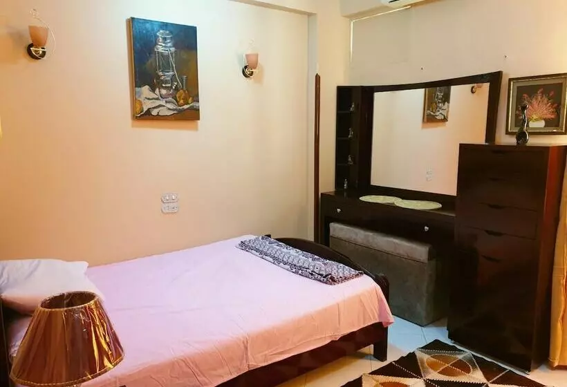 هتل Farida Apartments