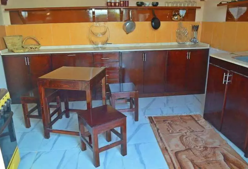 هتل Farida Apartments