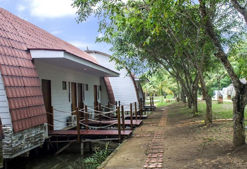 בית מלון כפרי Kanaka Lake Villa