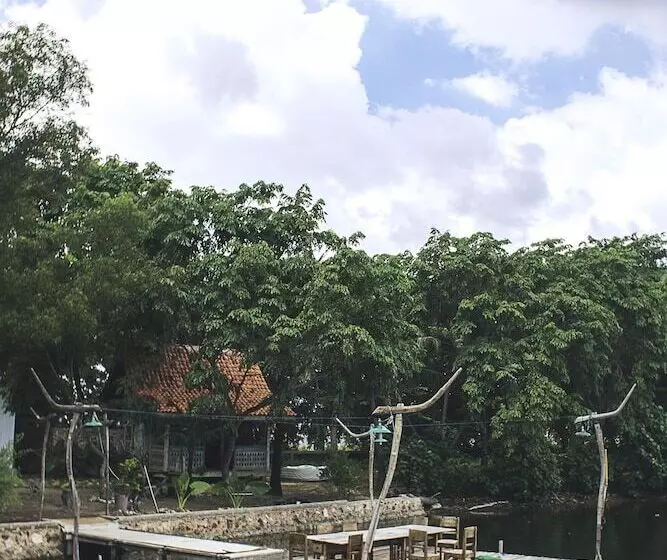 ホテル Kanaka Lake Villa