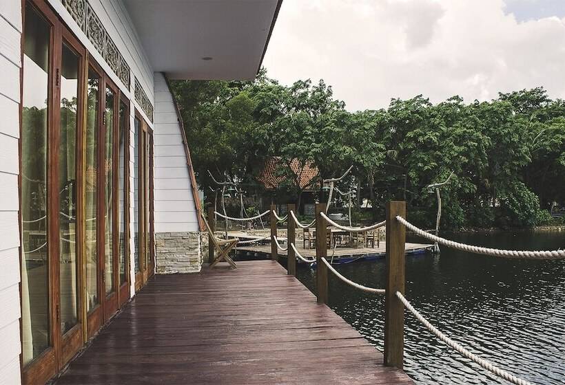 בית מלון כפרי Kanaka Lake Villa