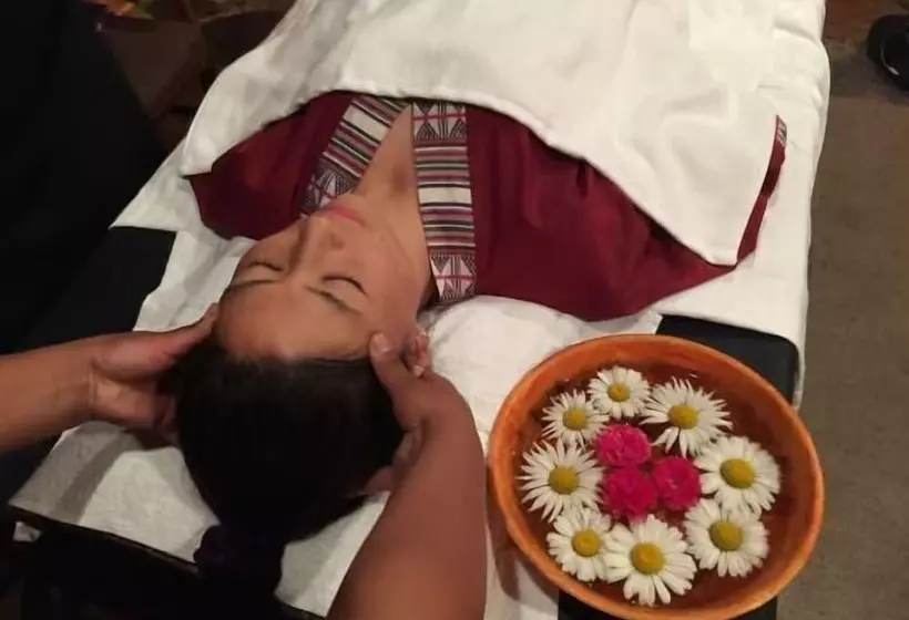 هتل Kichu Resort Paro