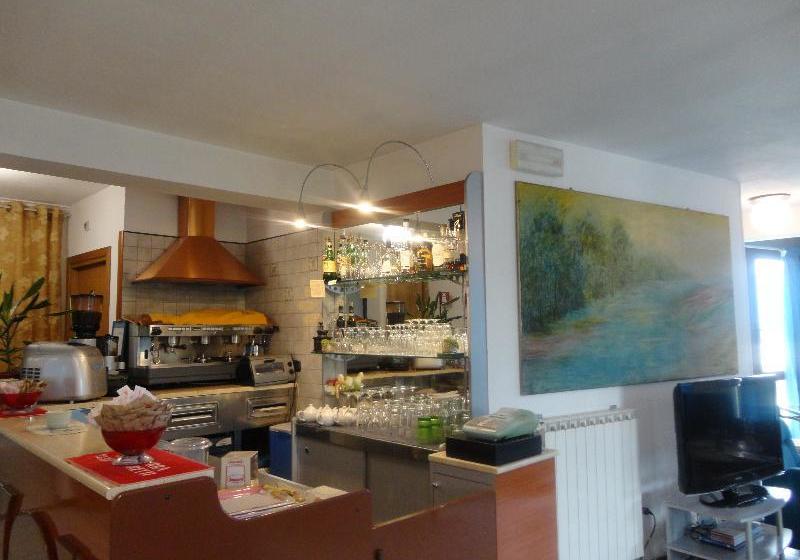 ホテル La Collina Di Collevalenza