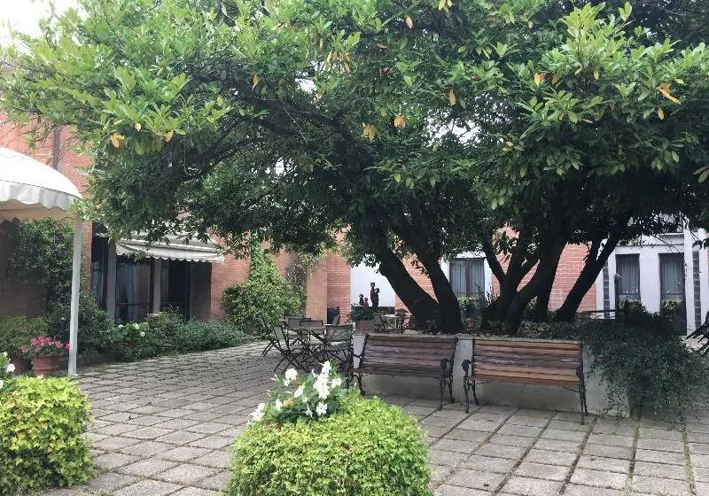 Hotelli La Collina Di Collevalenza