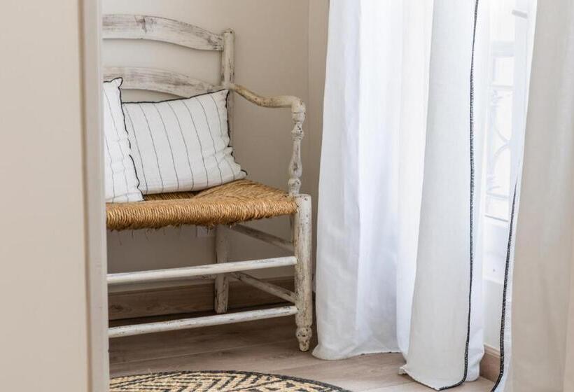 Отель La Demoiselle