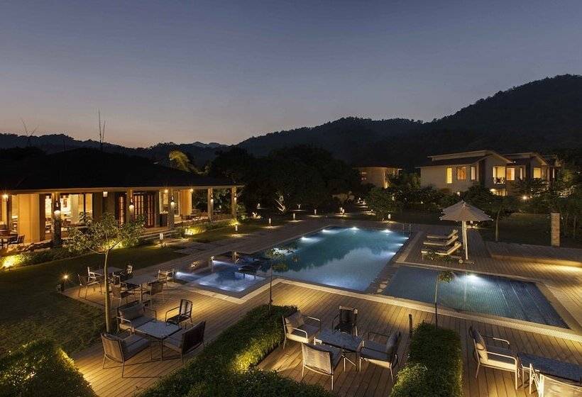 هتل Lemon Tree Premier Corbett