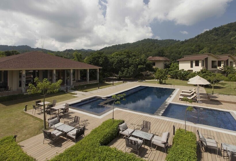 هتل Lemon Tree Premier Corbett