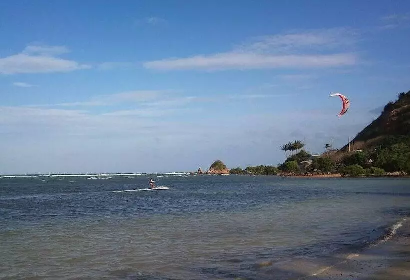 هتل Mangoriders Beach Club