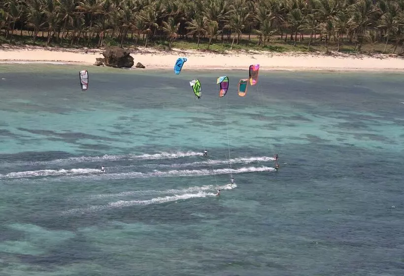هتل Mangoriders Beach Club