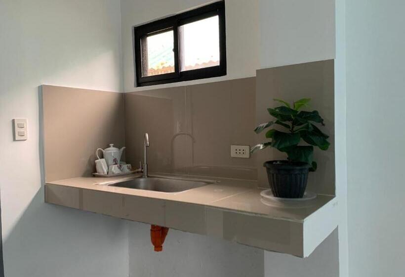 בית מלון כפרי Old Parola Seaside Inn